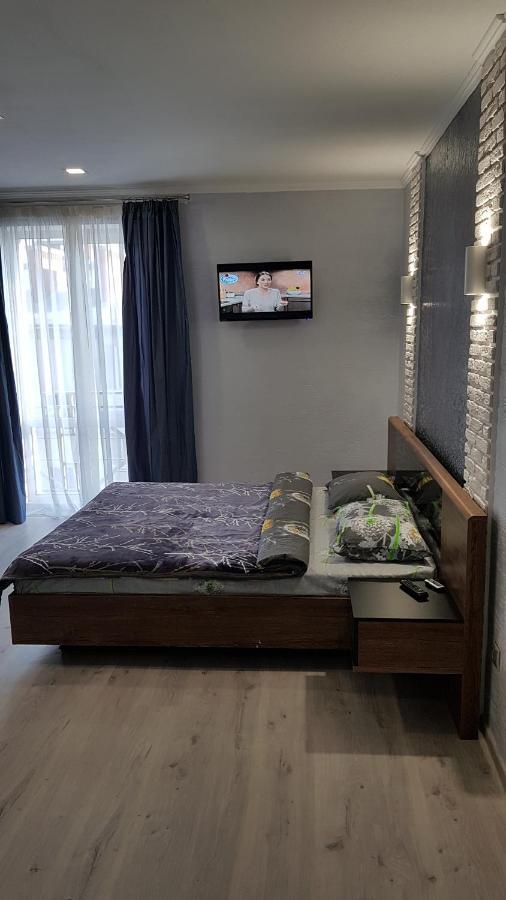 Нові Квартири Біля Вокзалу Іф "Хочу Цю" Apartman Ivano-Frankivszk Kültér fotó