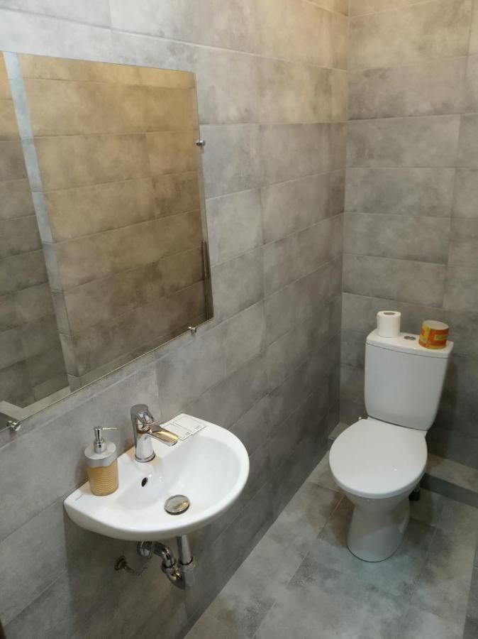 Нові Квартири Біля Вокзалу Іф "Хочу Цю" Apartman Ivano-Frankivszk Kültér fotó