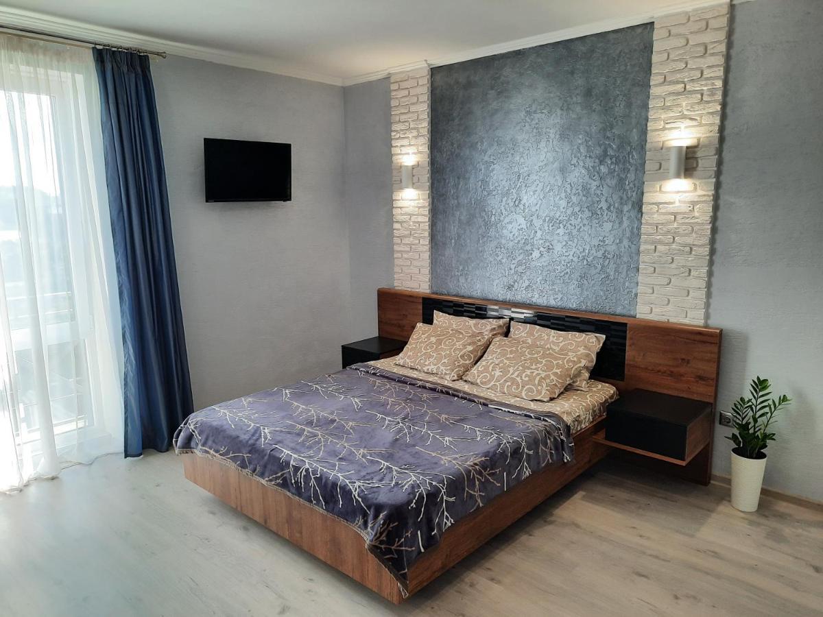 Нові Квартири Біля Вокзалу Іф "Хочу Цю" Apartman Ivano-Frankivszk Kültér fotó