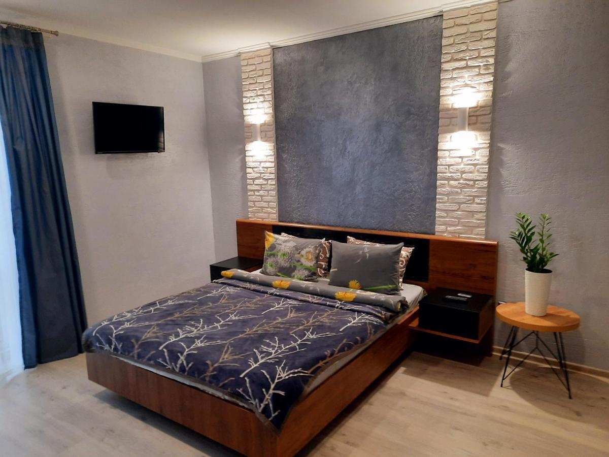 Нові Квартири Біля Вокзалу Іф "Хочу Цю" Apartman Ivano-Frankivszk Kültér fotó