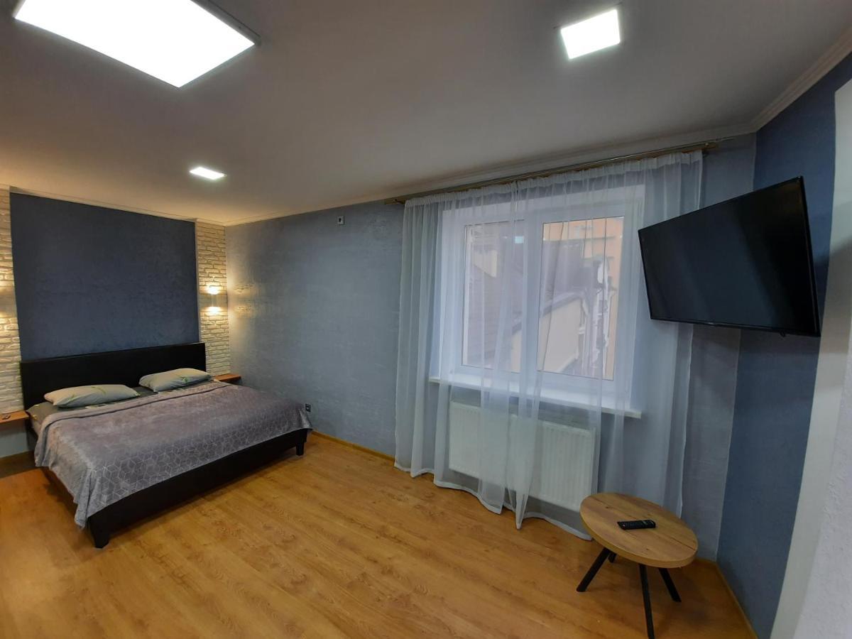 Нові Квартири Біля Вокзалу Іф "Хочу Цю" Apartman Ivano-Frankivszk Kültér fotó