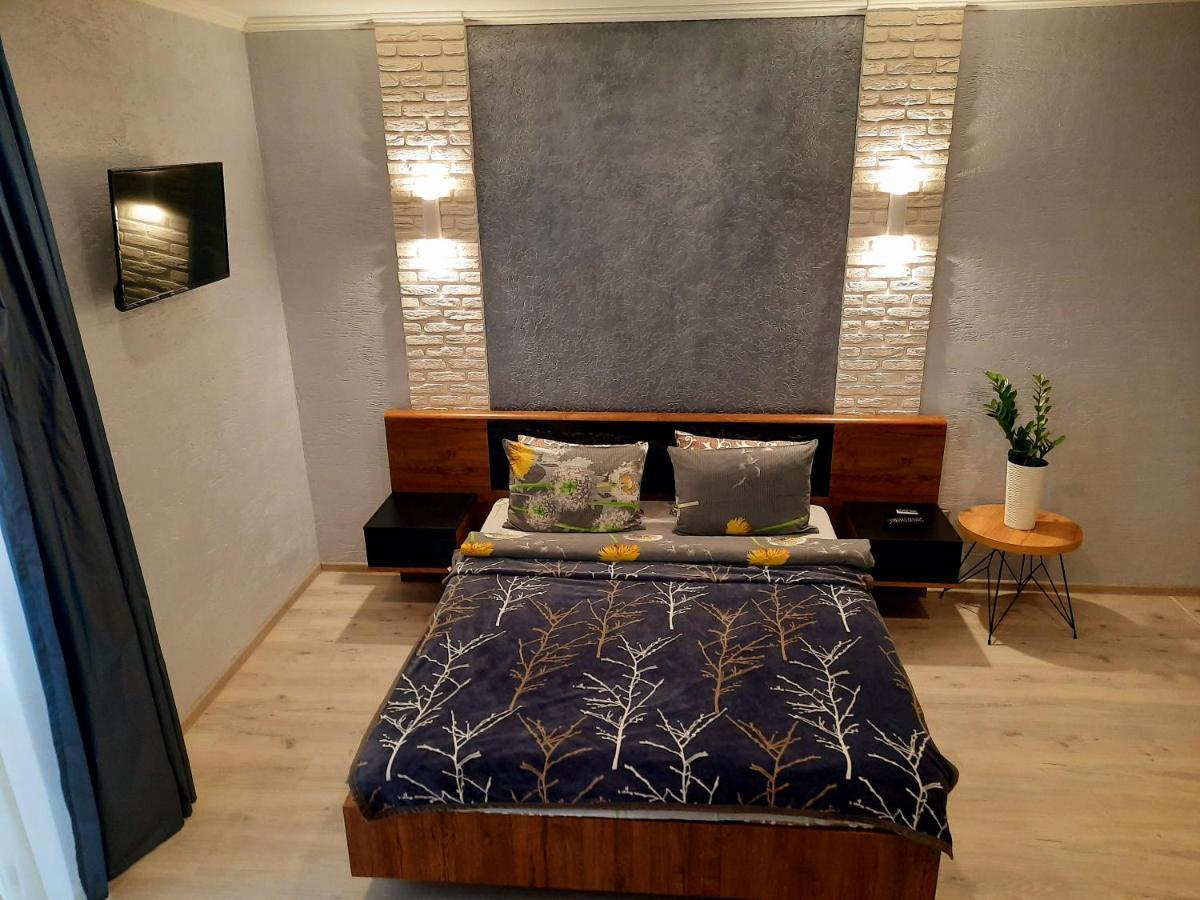 Нові Квартири Біля Вокзалу Іф "Хочу Цю" Apartman Ivano-Frankivszk Kültér fotó